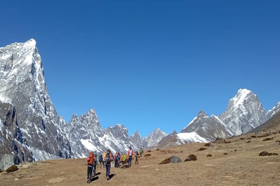 エベレスト・チョラパス・トレッキング 16日間