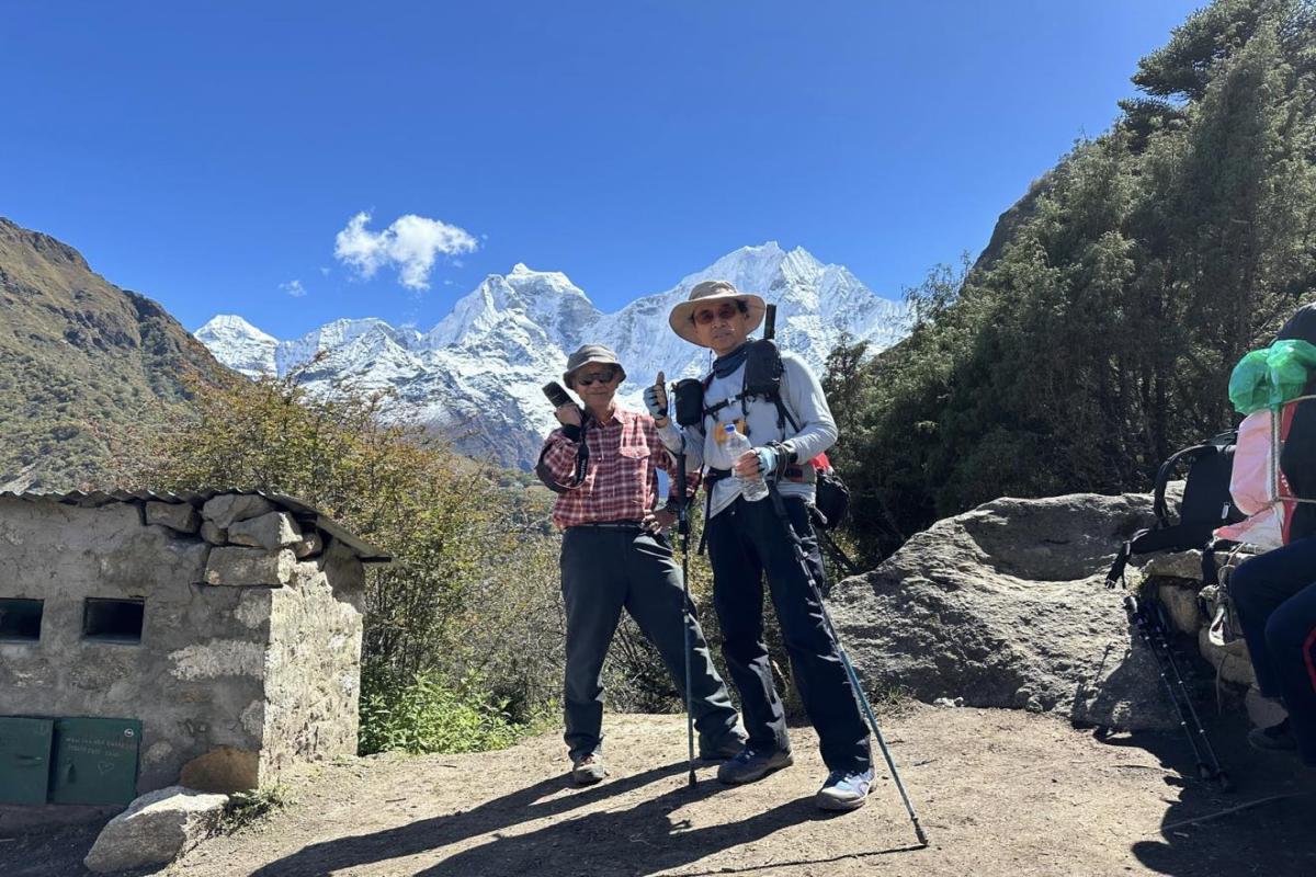 エベレストベースキャップトレッキング
