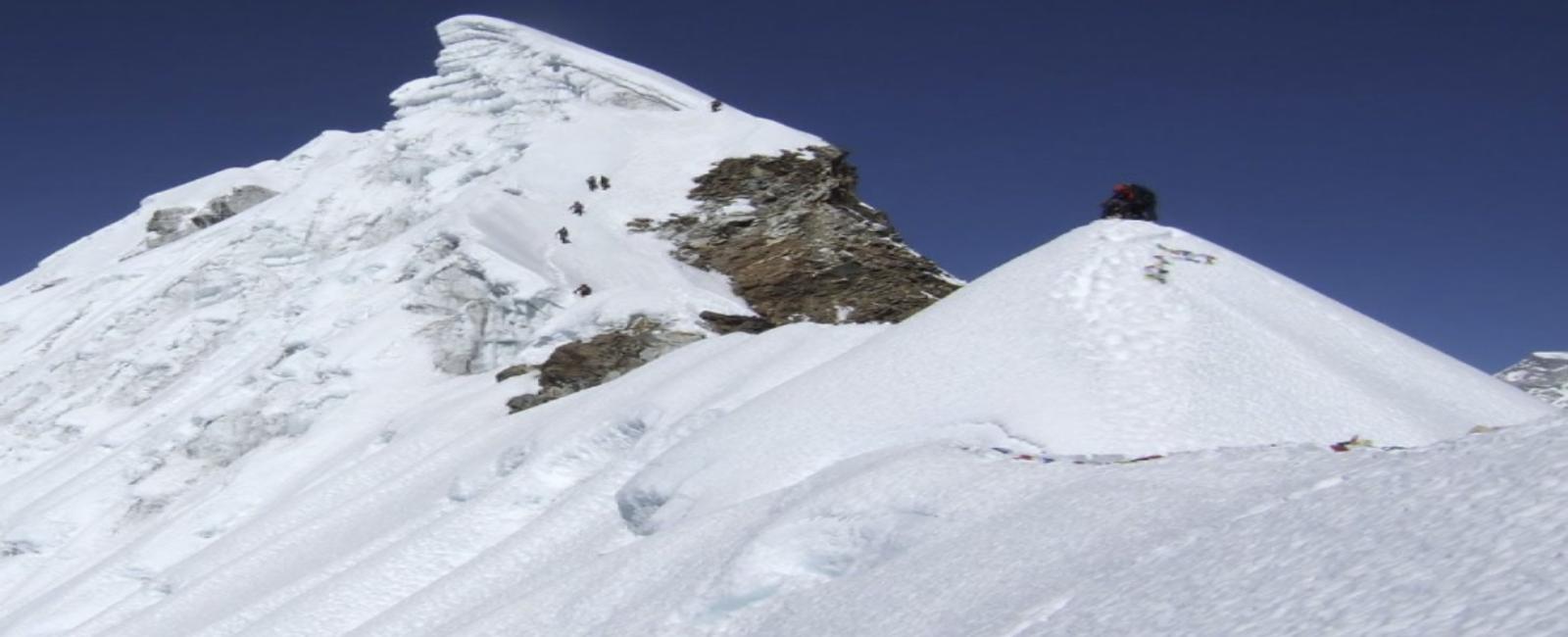 ロブチェピーククライミング